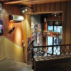 Hotell London, Tirana